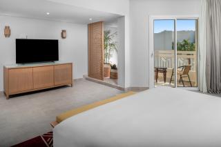 DoubleTree by Hilton Sharks Bay Resort - 9