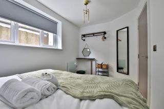 North Road Urban Retreat – 2-Bed Apartment - 7