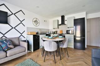 North Road Urban Retreat – 2-Bed Apartment - 4