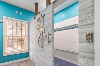 Stunning Beach Cottage! Hot Tub and Pet Friendly! Sleeps 6! - 7