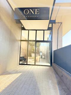 226 One Rosebank with On-Site Rooftop Restaurant - 1