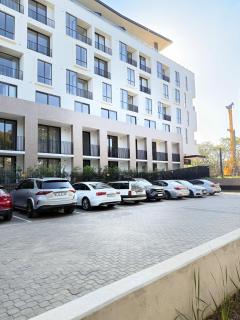 226 One Rosebank with On-Site Rooftop Restaurant - 6