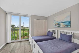 Ocean Breeze Condo | Ormond Beach - 7