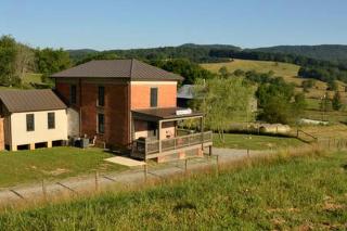 Charming Retreat: Pet-Friendly Classic Rental for Outdoor Activities in Pulaski County, VA - 6