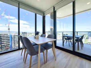 Eat Shop Explore - 2BR Opposite Central Market - 7