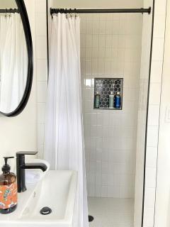 Efficiency-Style Cabin with Spa Lovely for a Couples Escape in Hunt, Texas - 7