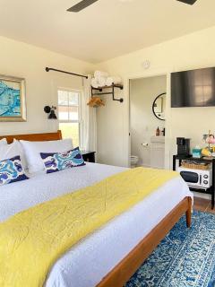 Efficiency-Style Cabin with Spa Lovely for a Couples Escape in Hunt, Texas - 6