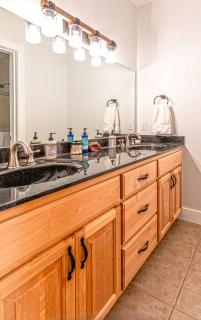 Enormous Cabin Retreat with Beautiful Views and Private Dock in Topton, North Carolina - 8