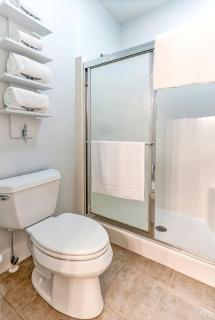 Enormous Cabin Retreat with Beautiful Views and Private Dock in Topton, North Carolina - 4