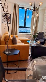 LUMIA Design Apt - Tower View - Garage Included - 3