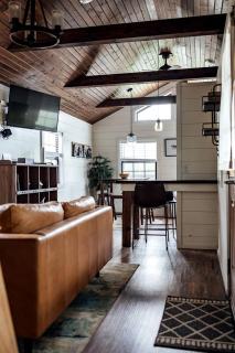 Amazing Cozy Cabin with Fireplace in Marion, Illinois - 2