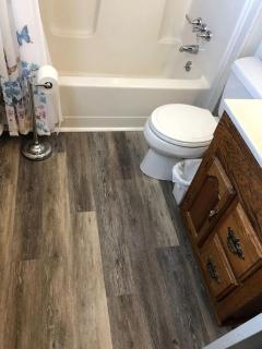 Lakefront Cottage with Cozy Interior and Jacuzzi in Dresden, New York - 8