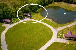 Amazing Cozy Cabin with Fireplace in Marion, Illinois - 1