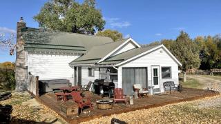 Stunning Cottage with Fire Pit in Saratoga, Wyoming - 6