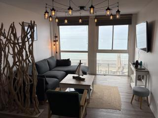 Gîte Les pieds dans l eau à Fécamp avec pleine vue mer - 7