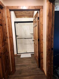 Gorgeous Secluded Wooden Cabin in Carbondale, Illinois - 3