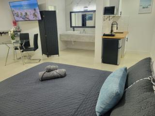 Kevin#B Chic Studio with Patio near Fort Lauderdale Beach - 1