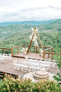 Secluded Luxurious Cabin with Spectacular Living Spaces in Tennessee - 9