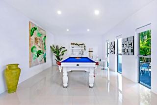 Majestic Palms Winter Special Stay 5 Pay 4 - 7