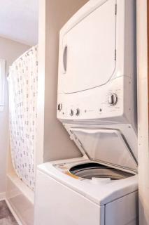 Enchanting Cabin with Breathtaking Sunset and Lake Views in North Carolina - 9