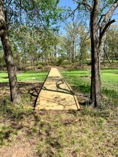 Intimate Chic Cabin Suitable for Four with Private Deck in Texas - 1