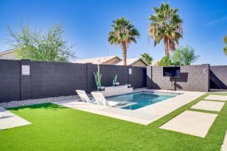 2 Mi to Surprise Stadium! Snowbird Haven with Pool - 9