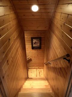 Intimate Off-Grid Cabin with Fire Pit and Mountain Views in Montana - 8