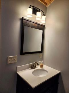 Cozy Rustic Cabin with Hot-Tub Ideal for a Couples Retreat in Illinois - 6