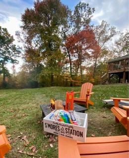 SoothEscapes Secluded: Hot Tub+Porch Cinema+Grill - 9