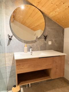 Chalet rénové, charme montagnard et confort moderne - 1