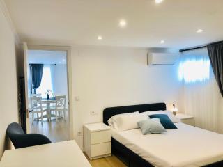 101 - Beachside Renovated 1BR apt w private garden - 4