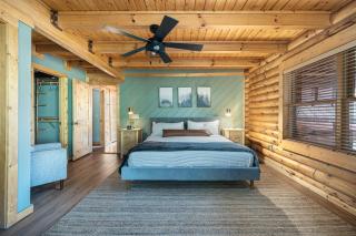 Luxury Heated Pool Cabin with Mountain Views, Theater & Game room - 8