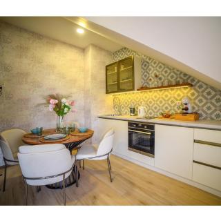 Tomy Forest Cigar Bar - 3