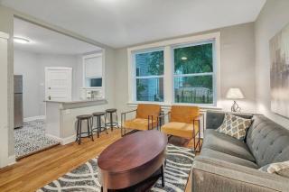 Beautiful Brand New Tower Grove Unit 1s - 9