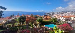 Elegant and Relaxing Seaview Apartment with Pool - 9