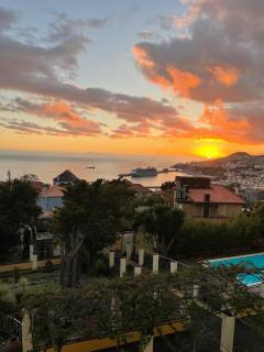 Elegant and Relaxing Seaview Apartment with Pool - 6