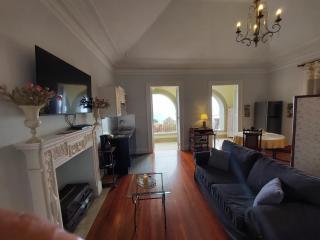 Elegant and Relaxing Seaview Apartment with Pool - 4