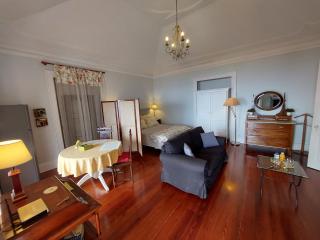 Elegant and Relaxing Seaview Apartment with Pool - 3