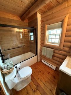 Charming Cabin with Spectacular Mountain Views near Madison River in Ennis, Montana - 8