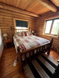 Charming Cabin with Spectacular Mountain Views near Madison River in Ennis, Montana - 6