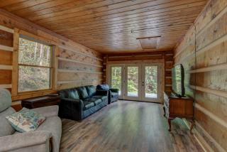 Hidden Creek Cabin - 1