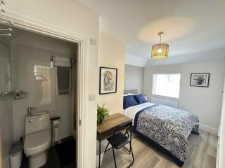 Contractor & Leisure Stay 4BR all en-suite and Parking - 0