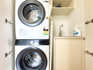 New & Spacious Studio Apt Opposite Central Market - 1