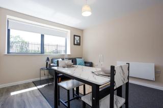 Modern 1 Bed Apartment in Manchester Sleeps 3 - 6
