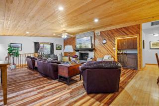 Airy Alto Escape with Deck, Games and Views - 2