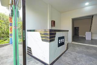 SPOT ON MOON SEZ - 5