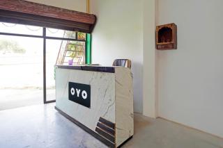 SPOT ON MOON SEZ - 4