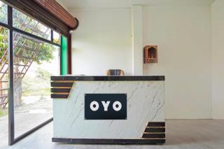 SPOT ON MOON SEZ - 1