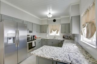 Charming Cottage with Mississippi River Views! - 8