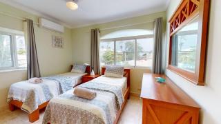 2 bedrooms, 2 bathrooms, steps from the beach. - 5